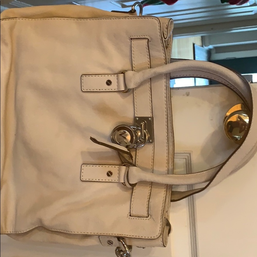 Michael Kors pocket book